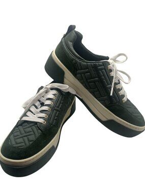 Green Quilted Platform Sneakers With White Laces Casual Stylish Design For Every